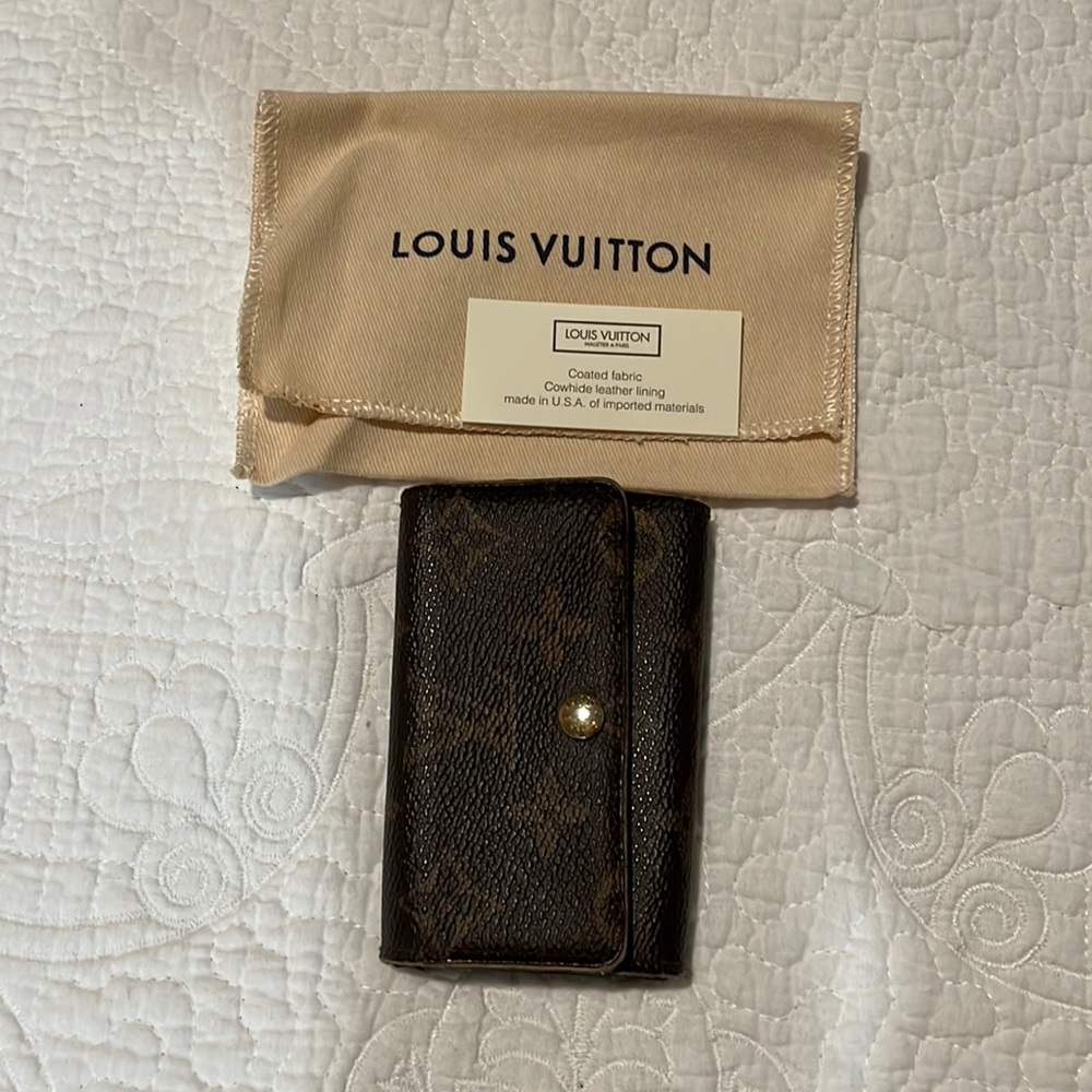 Genuine Louis Vuitton Monogram Key Holder